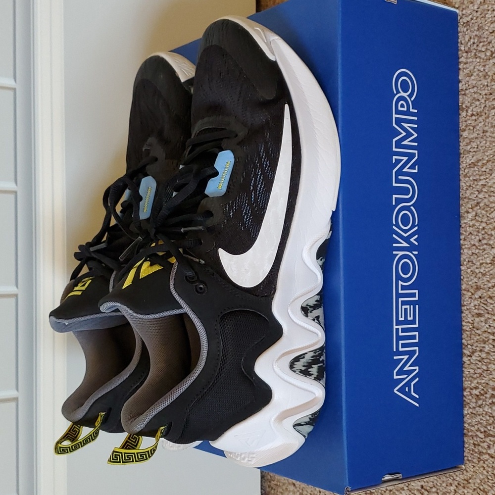 Nike Giannis Immortality 2